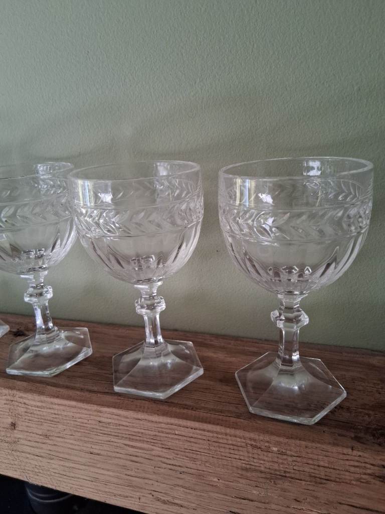 Villeroy and Boch miss desiree 6 claret wine glasses