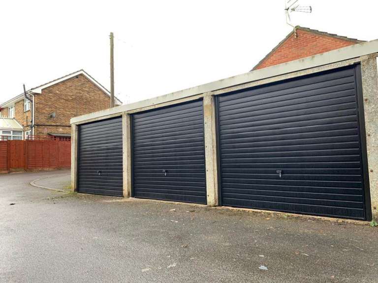Double Garage Storage to Rent – Ideal for Business or Domestic Use (Southampton)