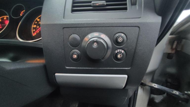 2012 Vauxhall Zafira 1.6 16V Exclusiv Euro 5 5dr MPV Petrol Manual