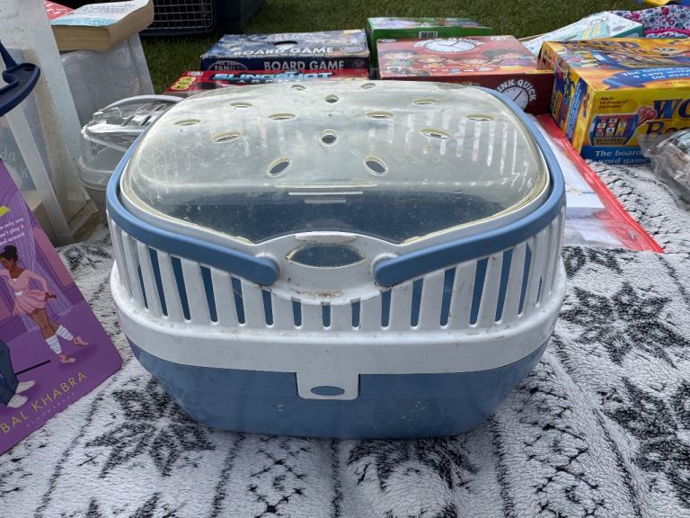 Small pet carrier 