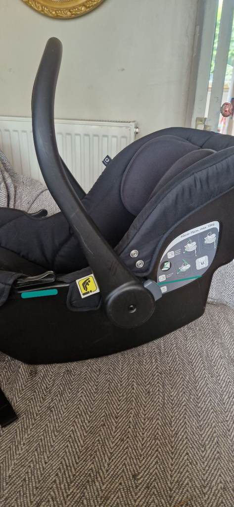 Joie i -juva carseat.