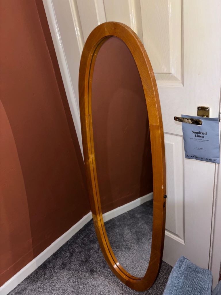 Oval mirror 