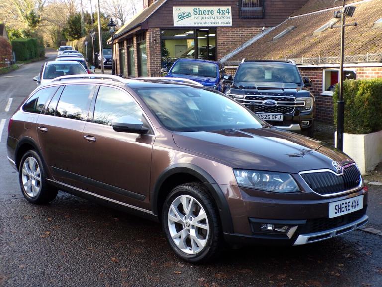 2015 Skoda Octavia 2.0 TDI Scout Estate 5dr Diesel DSG 4X4-FSSH Estate Diesel Automatic