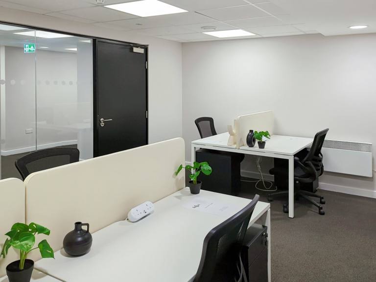 Andover - SP10 3FG \ Large Office Space Ideal for Up to 15 Desks