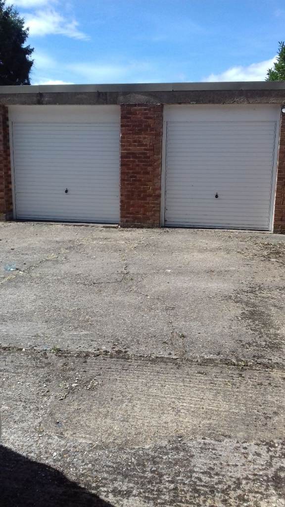 Garage for Rent