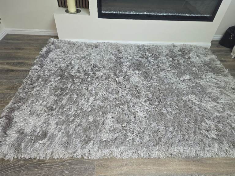 Thick pile soft rug