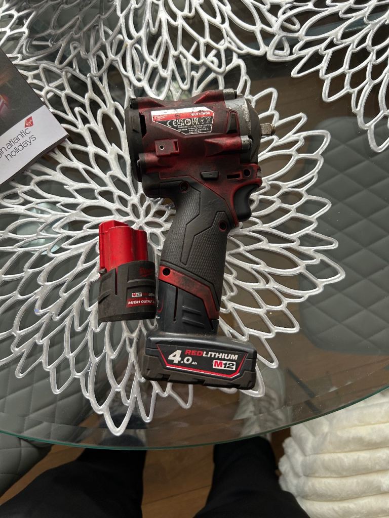 M12 stubby 3/8 impact with 2 batterys