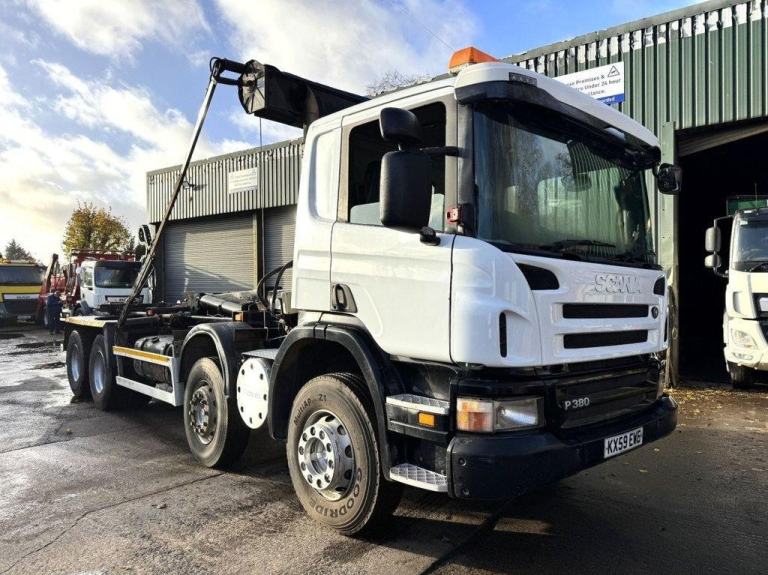 2009 SCANIA P380 8X4 HOOK LOADER