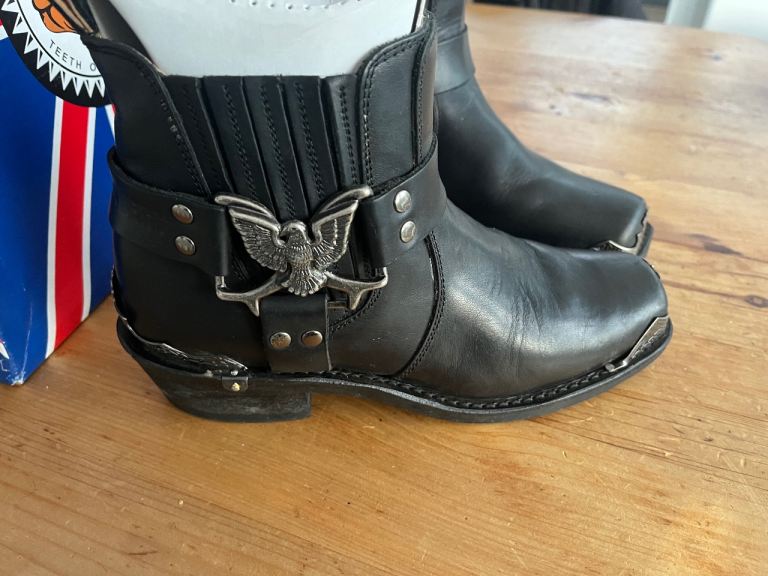 Ladies size 5 motorcycle boots 