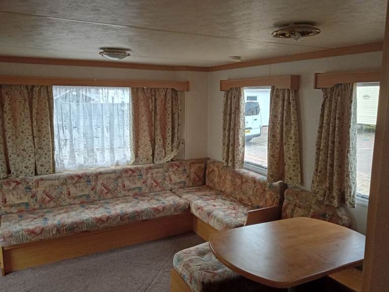 Fully furnished 2 bedroom static mobile home 