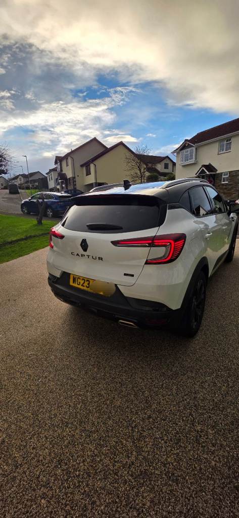 Renault, CAPTUR, Hatchback, 2023, Other, 1598 (cc), 5 doors