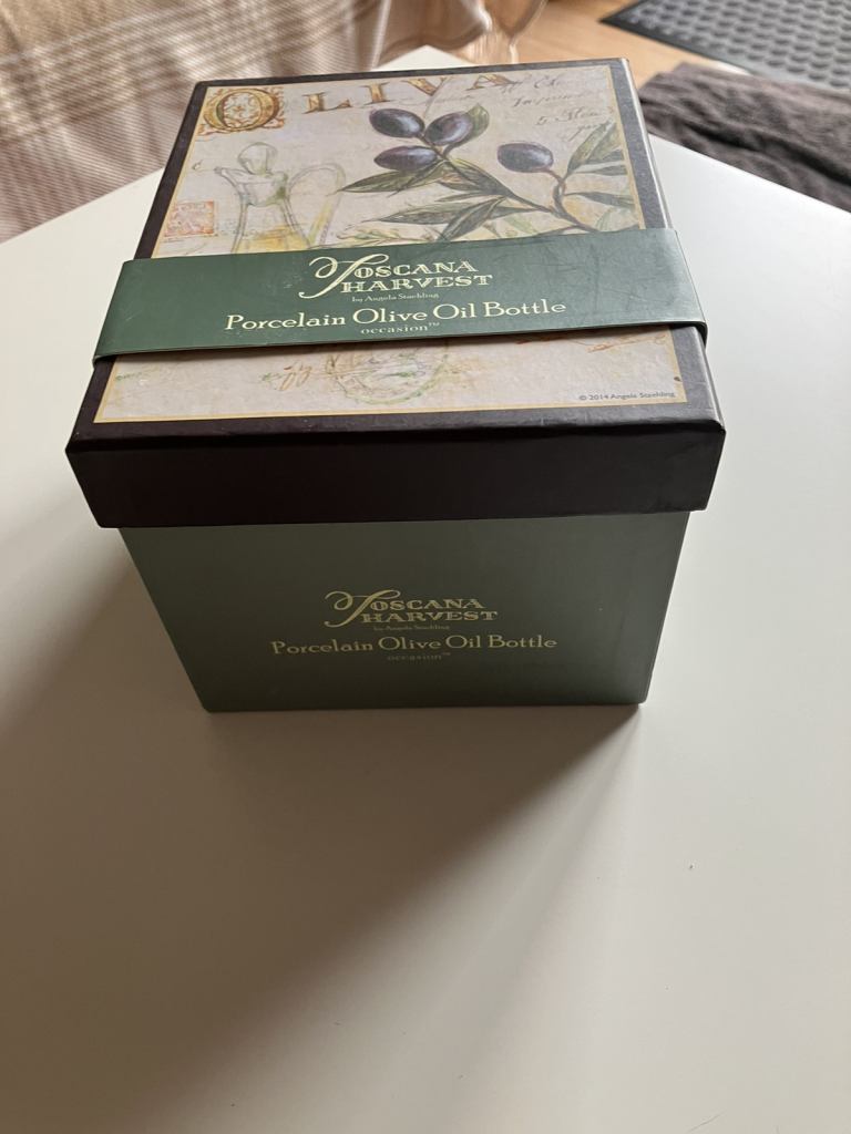 image for Boxed olive oil pouring bottle