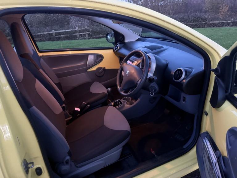 PEUGEOT 107 1.0 12V Urban Lite 2010