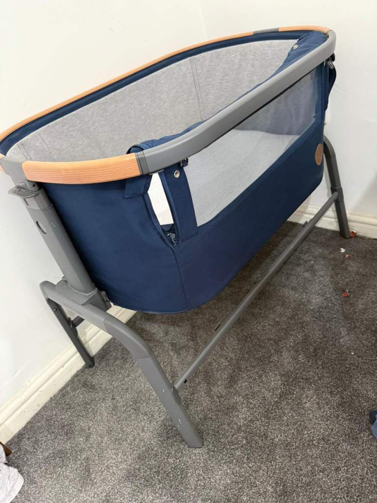 Maxi-cosi Iora co-sleeper baby cot