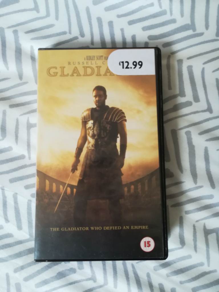 BUNDLE OF 10 VHS VIDEO TAPES INC. GLADIATOR/CASINO/ITALIAN JOB