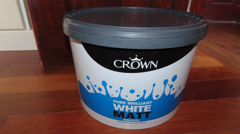 Crown Pure Brilliant White Matt Emulsion Paint Ten Litre Bucket Interior Wall Ceiling DIY Finish IG3