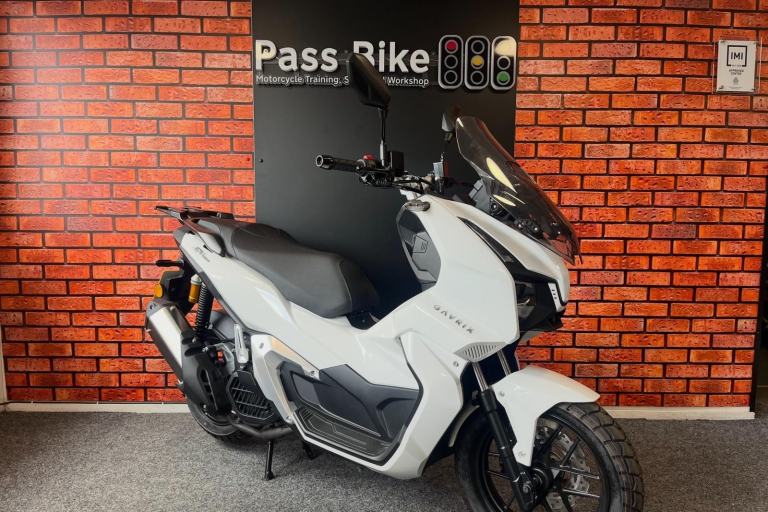 Gavrix ADV 125 125cc Adventure Style Scooter Twist and Go Automatic