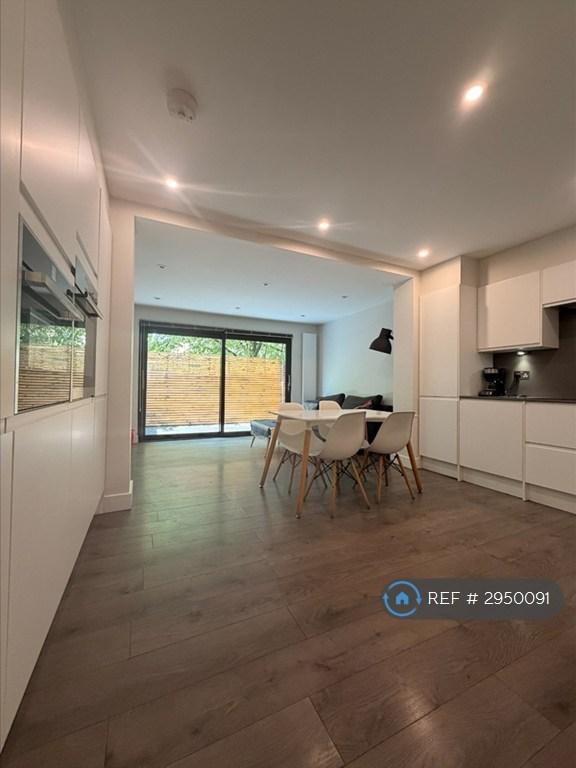 5 bedroom house in Barnfield Place, London, E14 (5 bed) (#2950091)