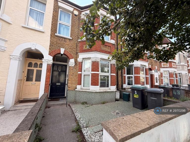 3 bedroom house in Roseberry Gardens, London, N4 (3 bed) (#2970298)