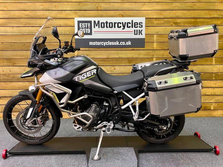 2023 Triumph Tiger 900 Rally Aragón Edition, Only 1,164 Miles, Panniers, Top bo