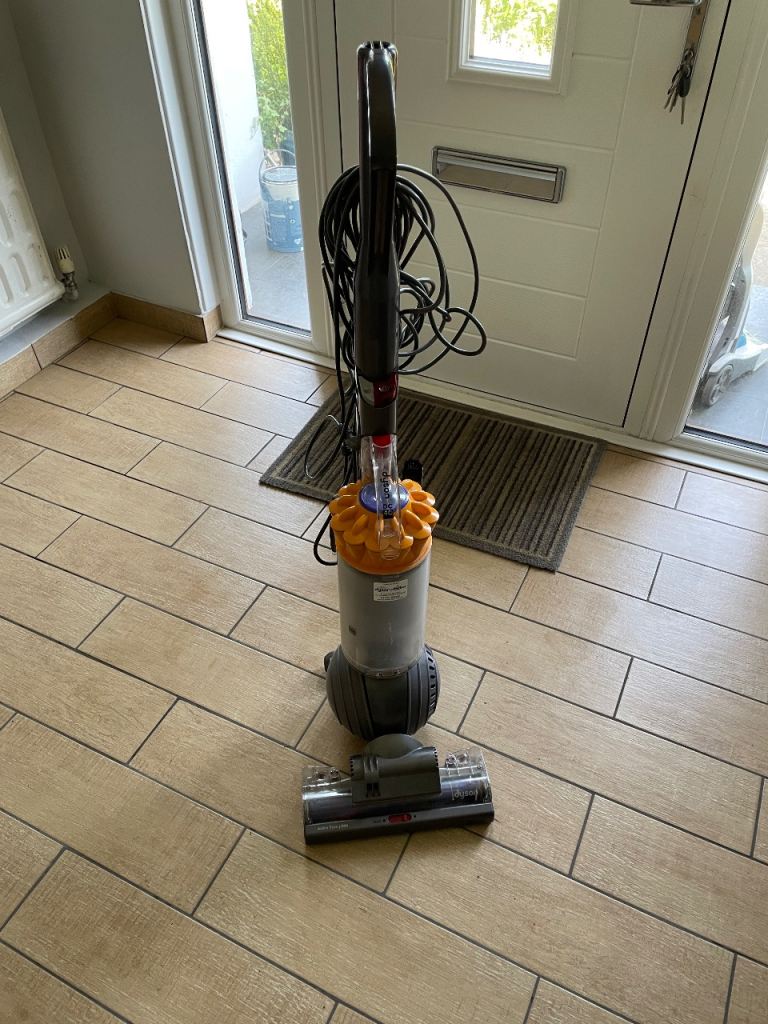 Dyson Upright Vacuum Cleaner – Good Condition