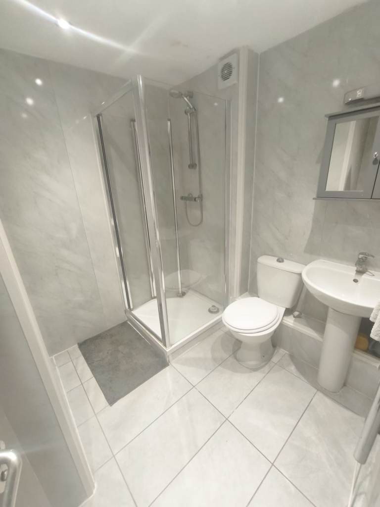 Amazing Room with Free Cleaning Service Facilities and All Bills Inclusvie