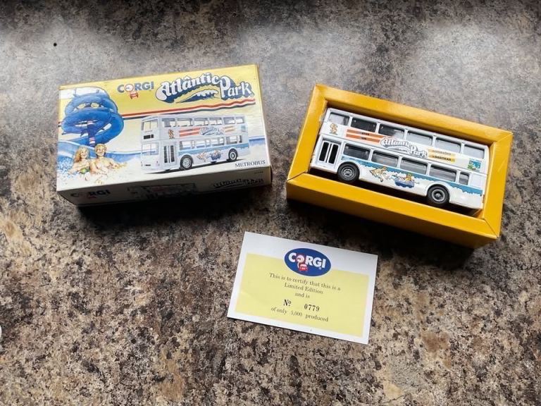 Vintage Boxed 1993 Corgi Atlantic Park Metrobus