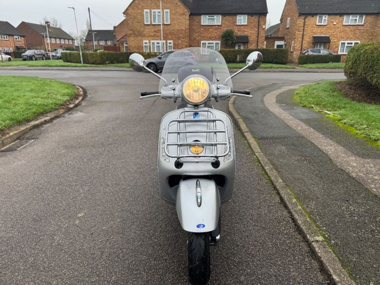 Piaggio, VESPA, GTS 2009, 244 (cc) not Honda PCX 