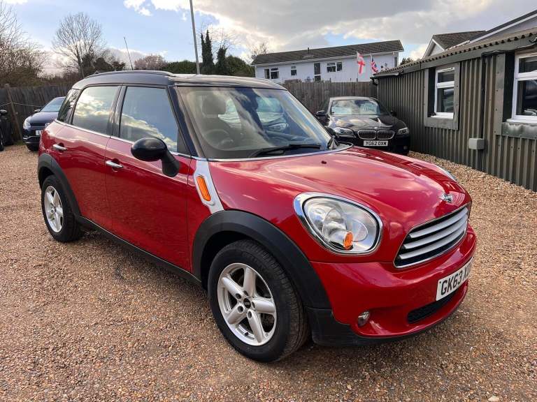 MINI COUNTRYMAN 1.6 Cooper Euro 6 (s/s) 5dr (red) 2013