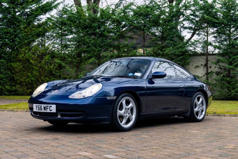 2001 Porsche 911 (996) Carrera - Manual