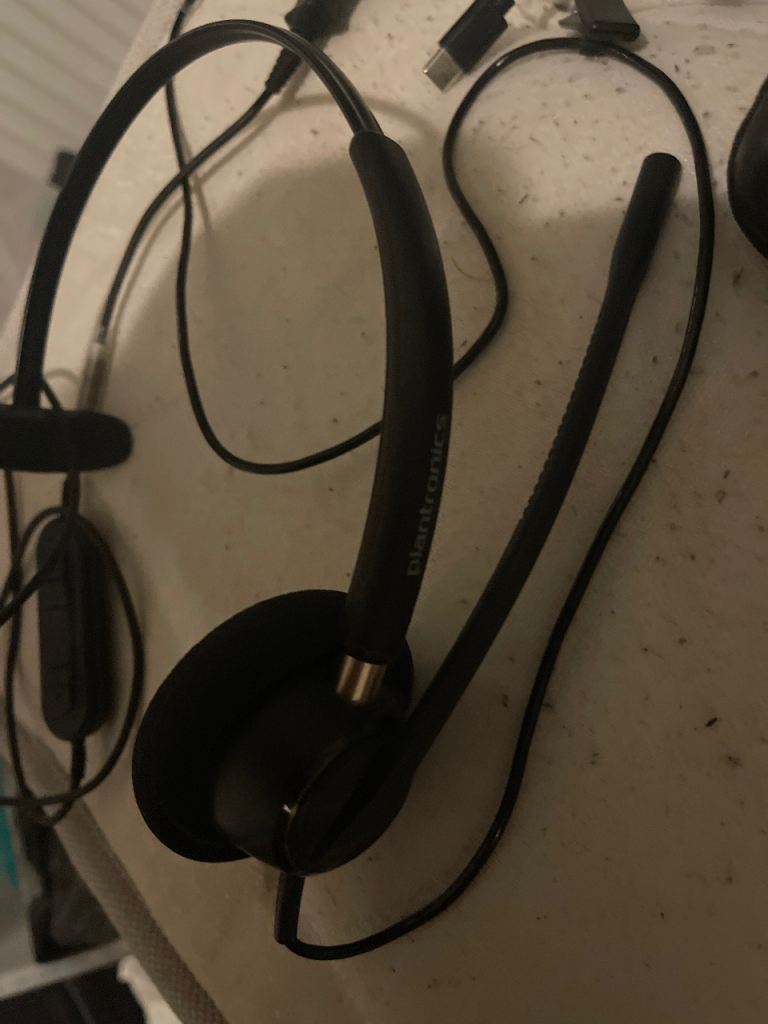 Plantronics Headset with Microphone – Black, Good Condition
