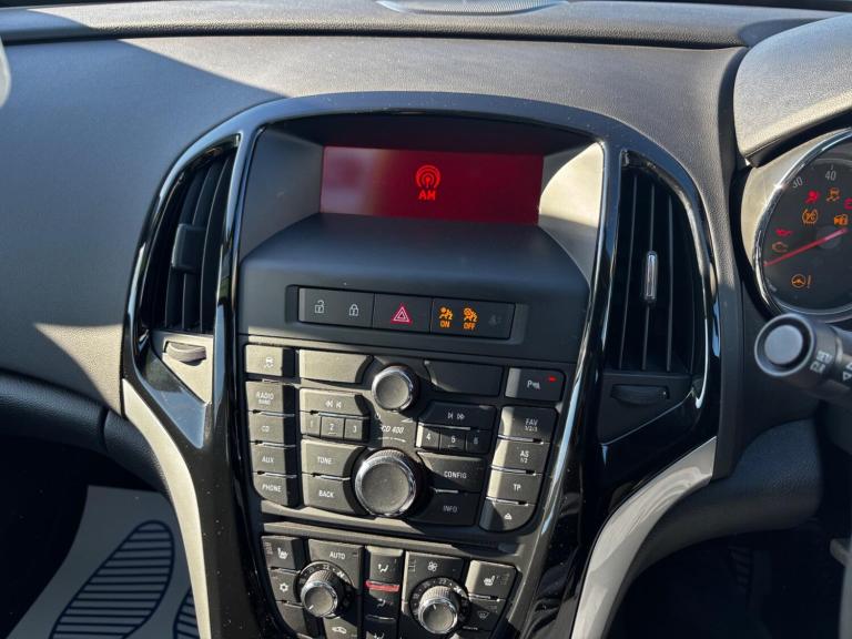 2015 Vauxhall Astra 1.6i 16V Elite 5dr Auto HATCHBACK PETROL Automatic