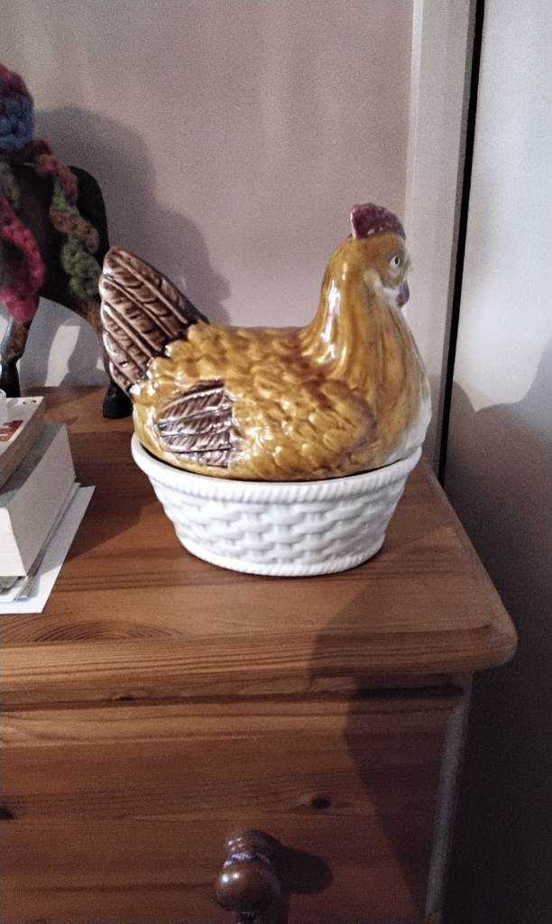 Ceramic  Chicken egg holder.