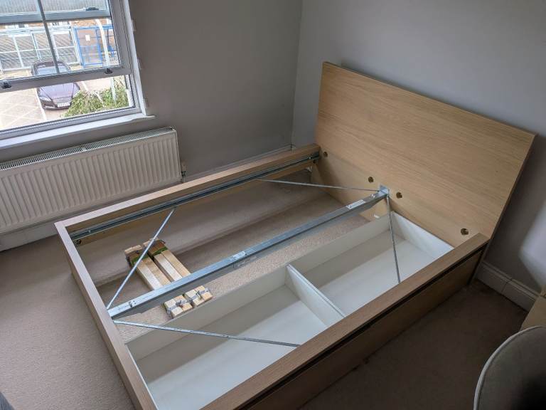 IKEA Malm - double bed with drawers oak 