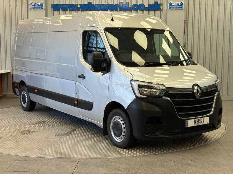 2022 Renault Master LM35dCi 135 Business Medium Roof Van PANEL VAN DIESEL Manual