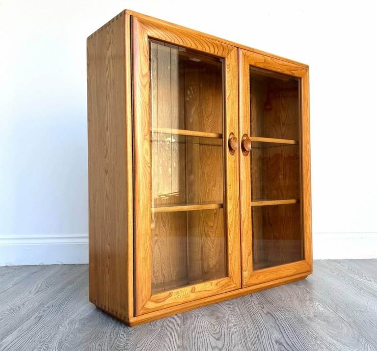Ercol model 810 Windsor glazed display cabinet 