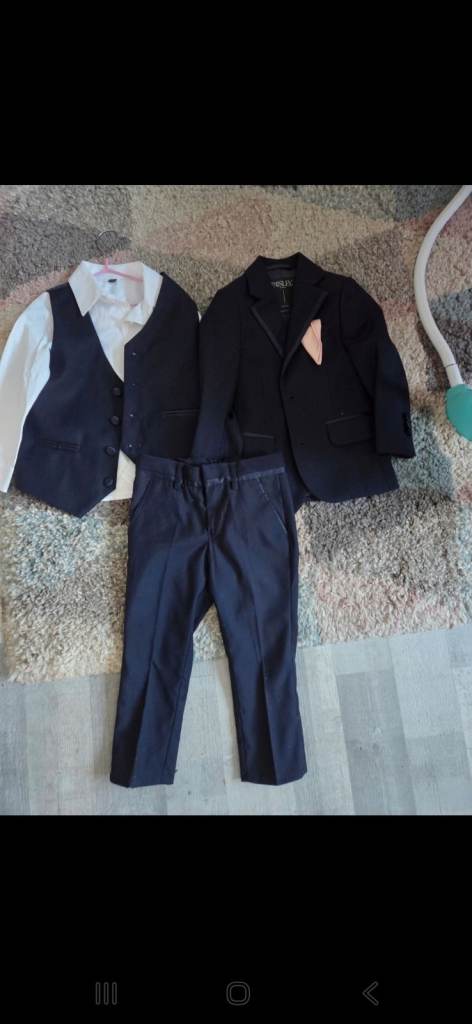 Boys age 2 four piece suit 
