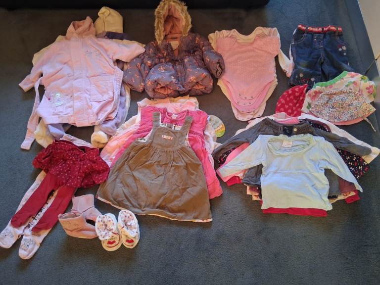 Bundle of baby girls clothes age 6 to 9 months