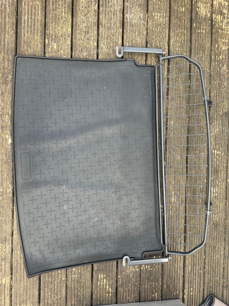 Seat Arona boot guard and mat