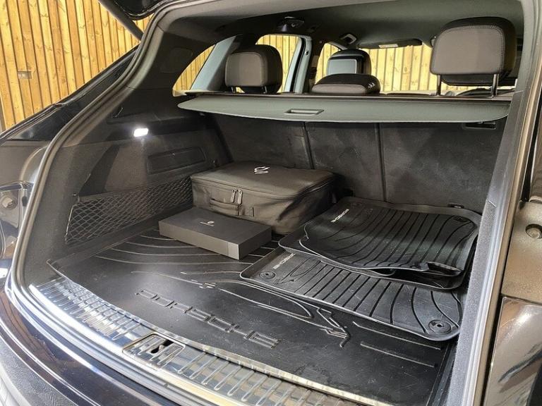 2022 Porsche Cayenne V6 E-Hybrid SUV HYBRID Automatic