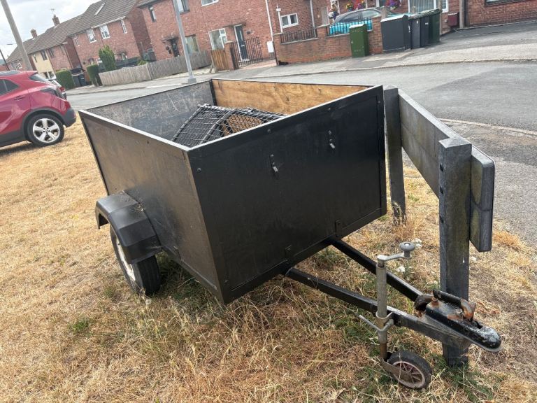 5ft 4” X 3ft 2” trailer
