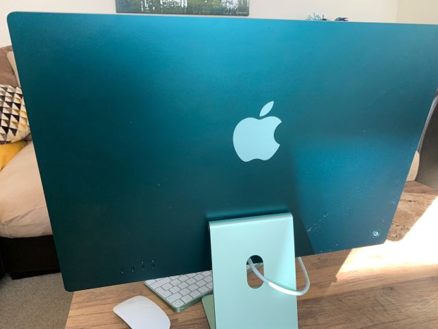 Apple iMac 24-inch M3 (2023) - Green, 256GB SSD 8GB RAM | in