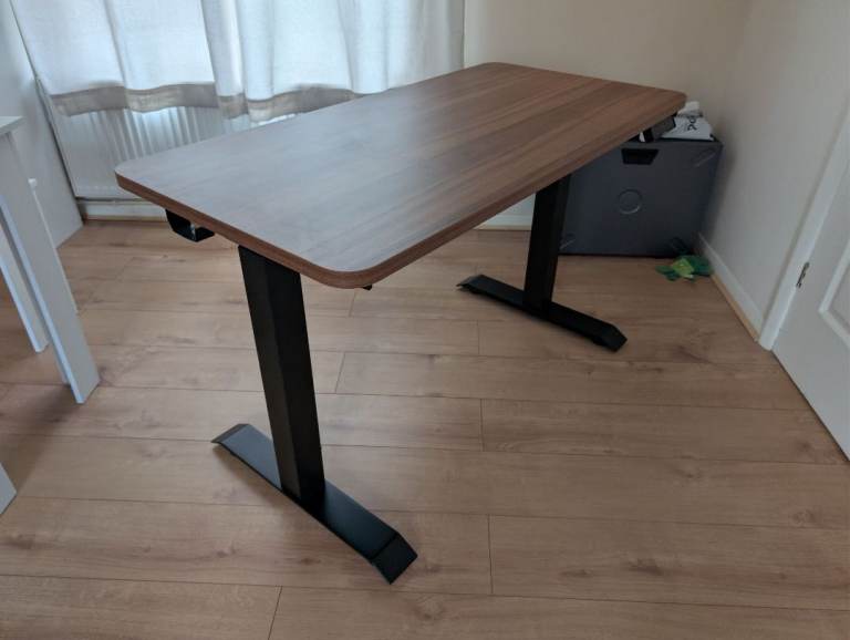 Standing Desk | Black Frame Walnut Desk - HomeOne desk 