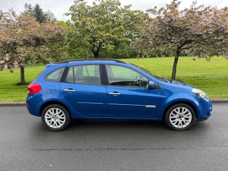 RENAULT CLIO DYNAMIQUE 1.5L DCI TOMTOM (2010) £35 tax full year mot estate.