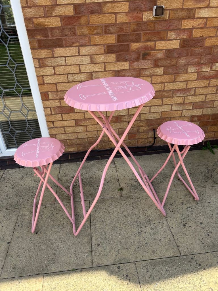 Patio Table & Chairs Brand New