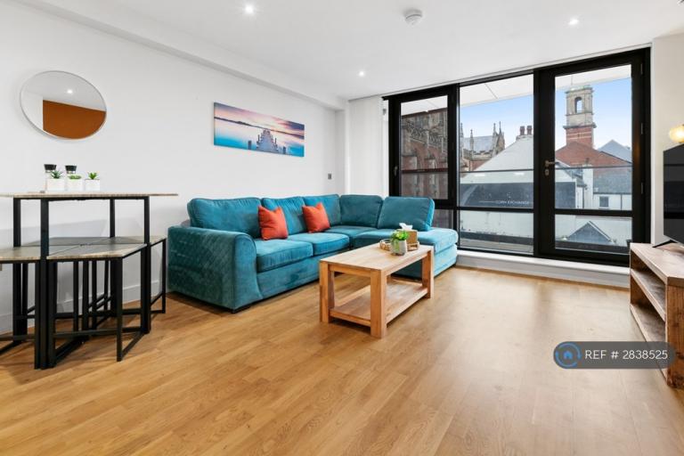 1 bedroom flat in King William House, Hull, HU1 (1 bed) (#2838525)