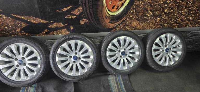 Ford KA Fiesta Genuine 15 alloy wheels + 4 x tyres 195 50 15