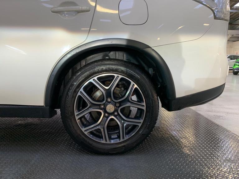 2014 Mitsubishi Outlander 2.2 DI-D GX4 Auto 4WD Euro 5 (s/s) 5dr ESTATE Diesel Automatic