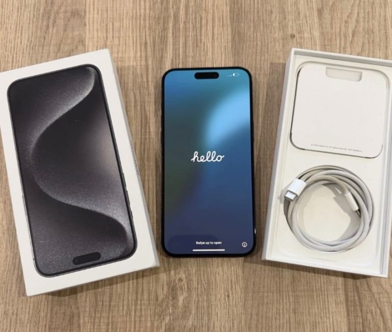 Apple iPhone 15 Pro Max 256GB Black Titanium Unlocked