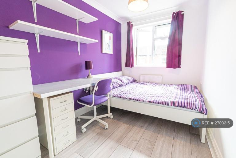 6 bedroom house in Spear Road, Southampton, SO14 (6 bed) (#2700315)